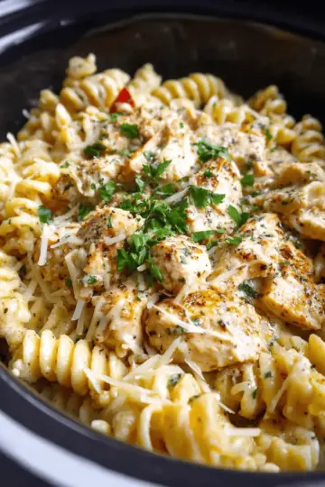 Crockpot Parmesan Garlic Chicken Pasta
