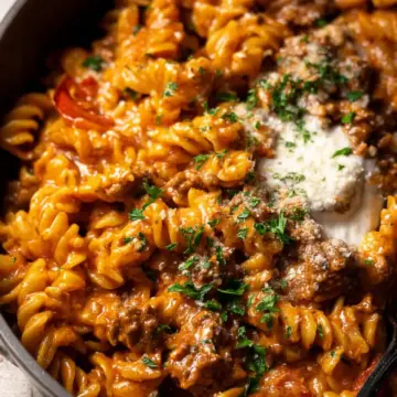 One pot creamy tomato beef pasta