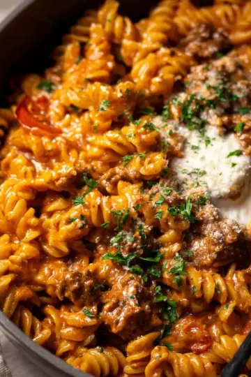 One pot creamy tomato beef pasta
