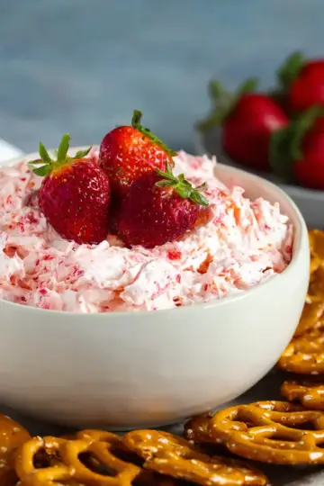 Fluffy Strawberry Pretzel Dip