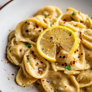 Creamy roast garlic and lemon pasta sauce
