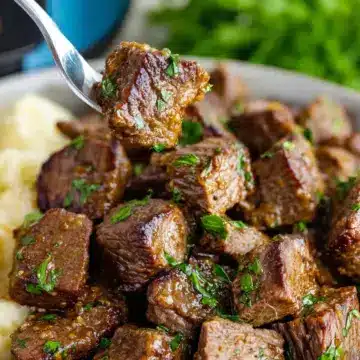 Slow Cooker Garlic Butter Steak Bites